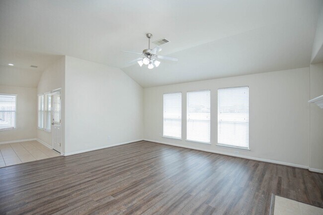 Building Photo - 835 Aqua Vista Ln