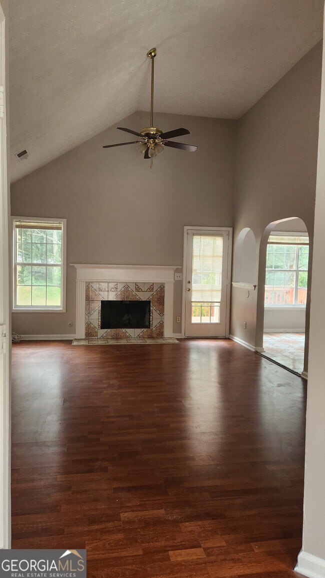 Building Photo - 927 Peel Castle Ln