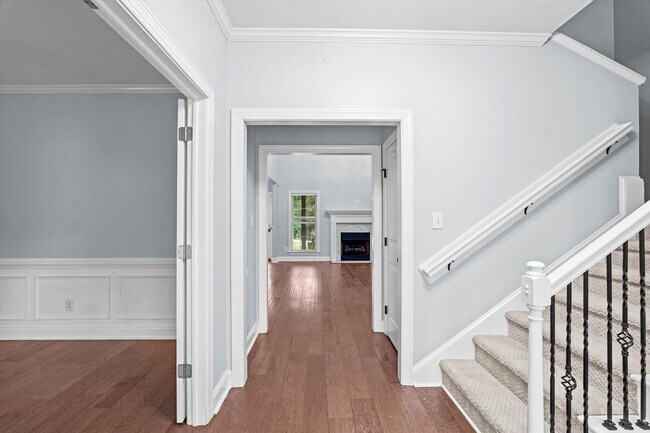 Building Photo - 4117 Chastain Dr