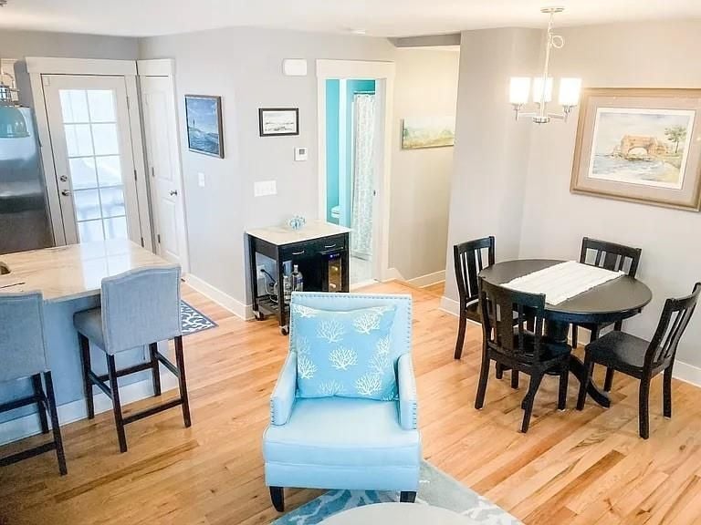 Building Photo - 12 Park Ave