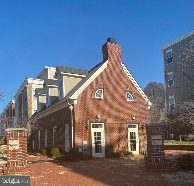 Building Photo - 7225 Barrberry Ln