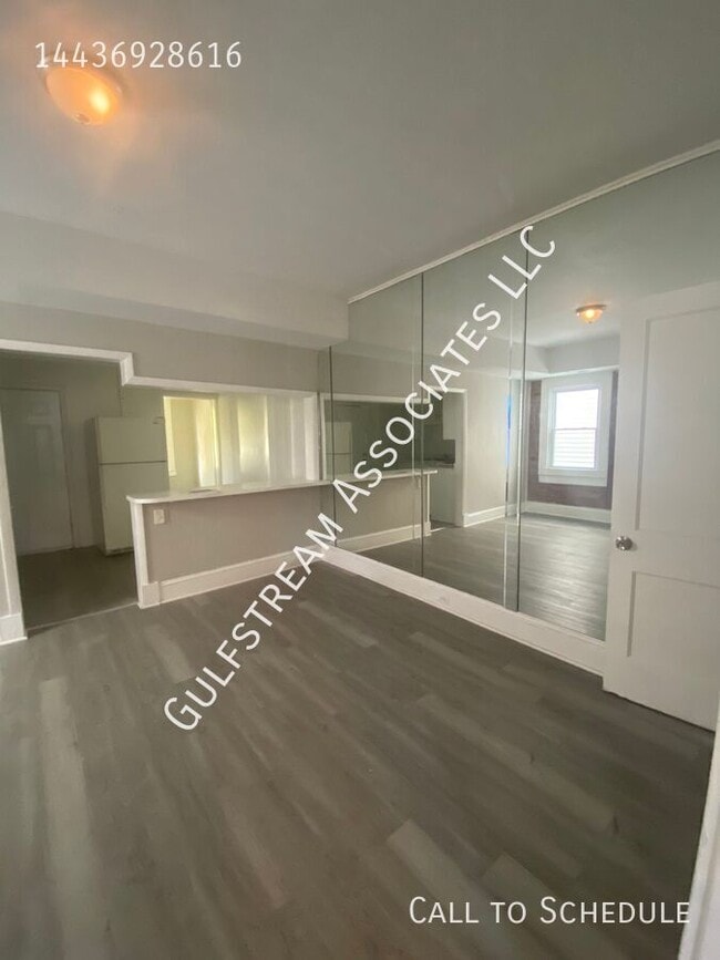 Building Photo - 2926 Arunah Ave