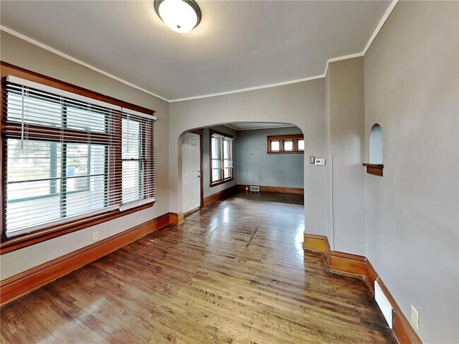 Building Photo - 1403 Barclay St