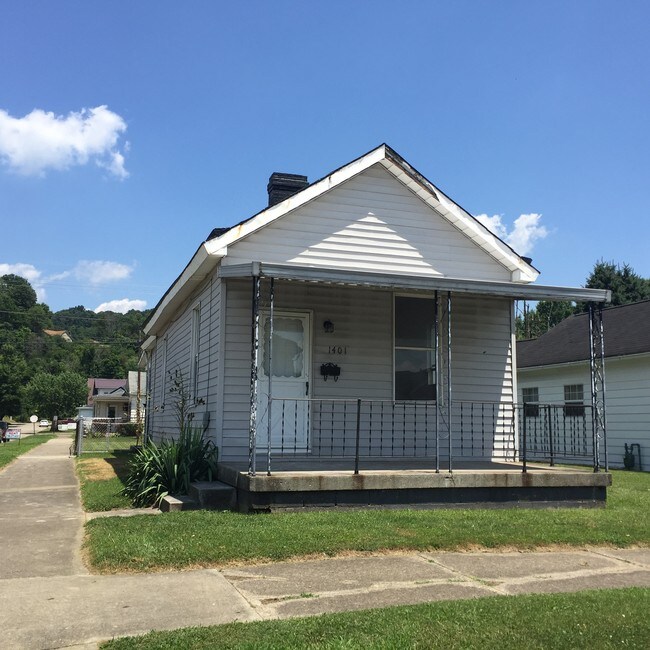 Primary Photo - 1401 S 9th St