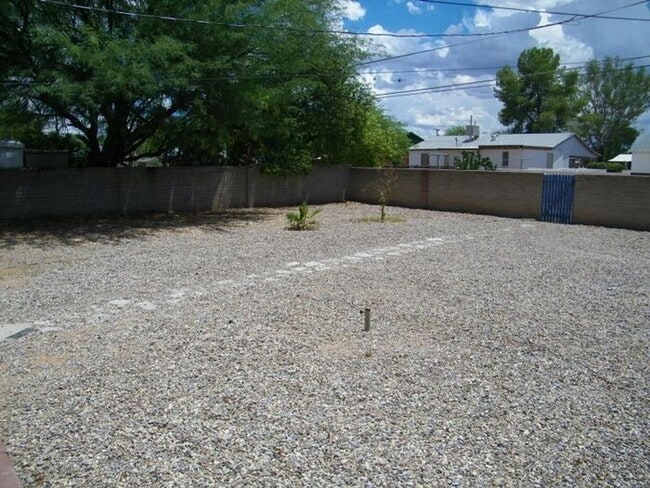 Building Photo - Charming Tucson 3-Bedroom Home with Spacious backyard