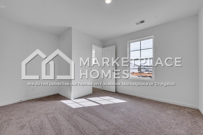 Building Photo - 327 Orchid Ln