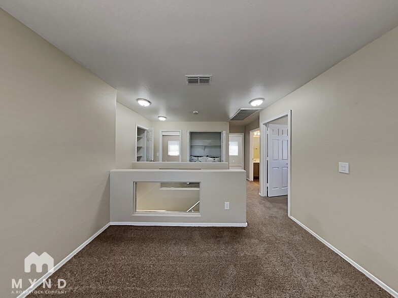 Building Photo - 12105 W Flores Dr
