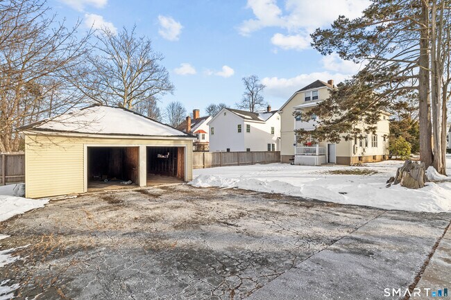 Building Photo - 1172 New Britain Ave