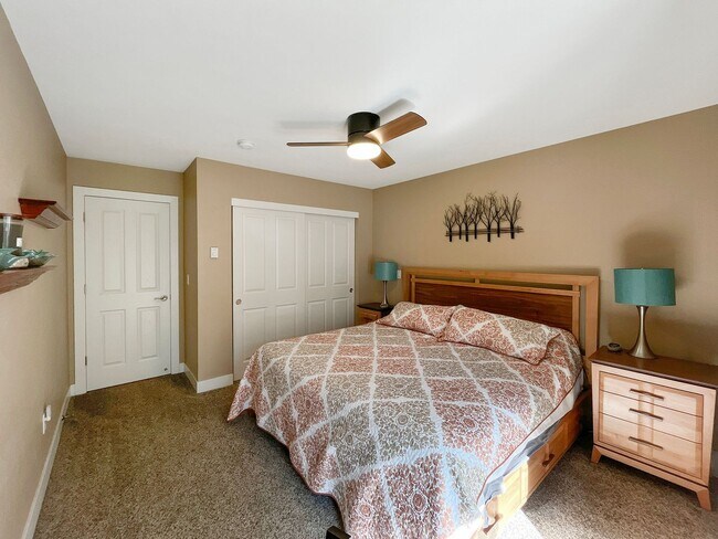 Building Photo - You asked for it! Winter Season Rental in FRISCO!!  One bedroom FURNISHED.  Just bring your skis!...