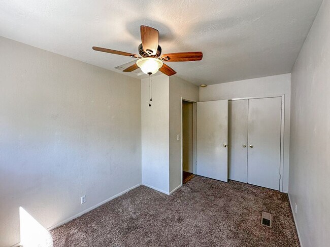 Building Photo - 5 Bedroom Home for Rent in Chico CA | Bonus Suite, Large Yard, Near Downtown & Bidwell Park