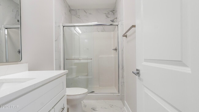 Building Photo - 1719 Country Club Dr