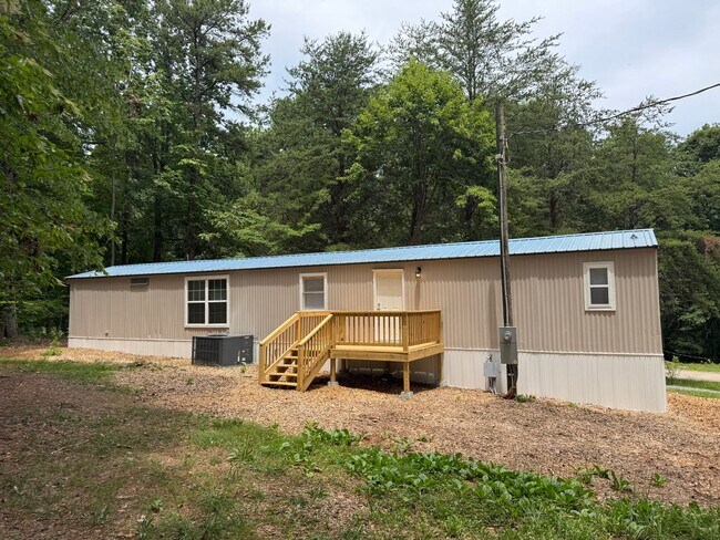 Building Photo - NEWLY UPDATED Two Bedroom Home in Troutman!!