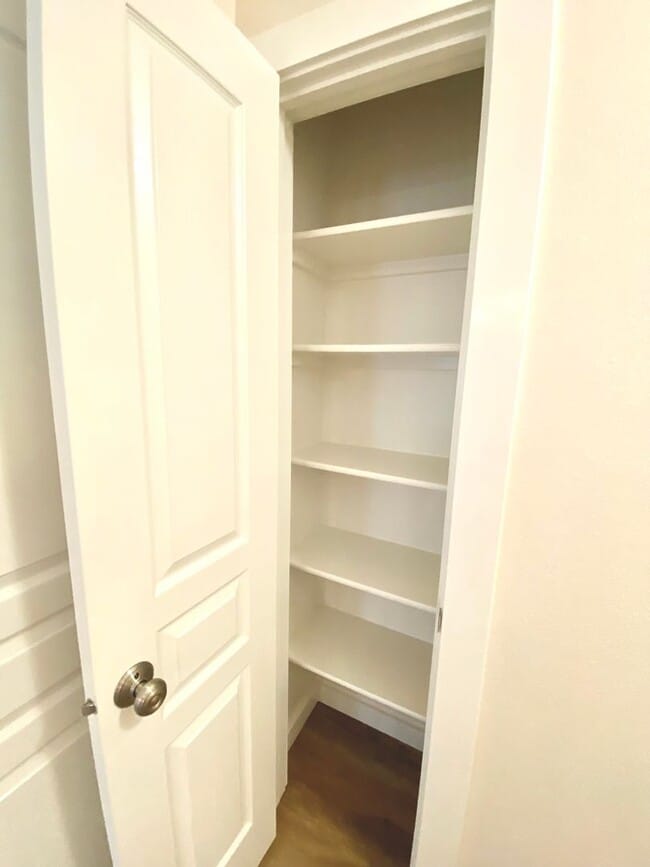 Building Photo - 4 bedroom PLUS office or 5th bedroom in NW Meridian Avail Mid August