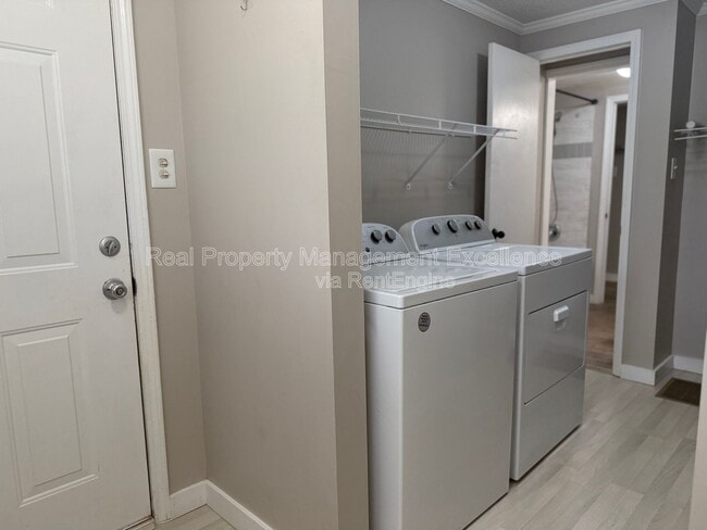 Building Photo - 308 New Rand Rd