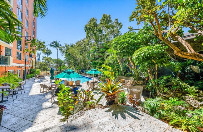 Building Photo - 2951 S Bayshore Dr