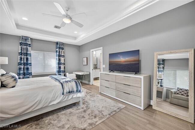 Building Photo - 740 5th Ave N