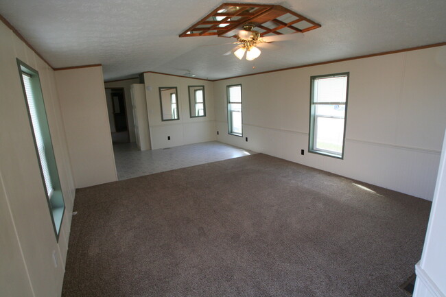 Building Photo - Nice home in Babcock Vista