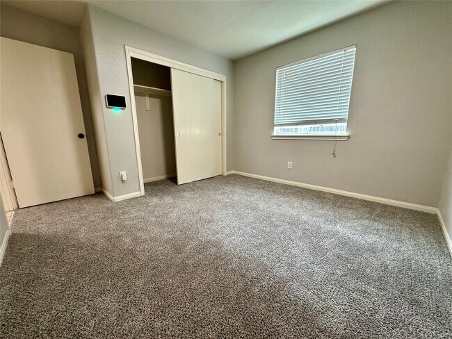 Building Photo - 1039 N Teal Estates Cir