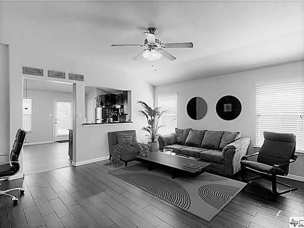 Building Photo - 103 Frio River Trl