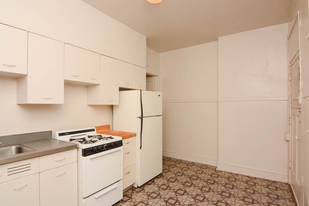 Building Photo - 1025 Dempster St