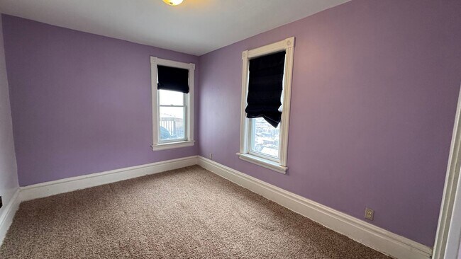 Building Photo - 1712 W 3rd St