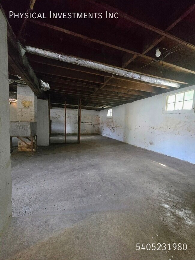 Building Photo - 1547 Riverdale Rd SE