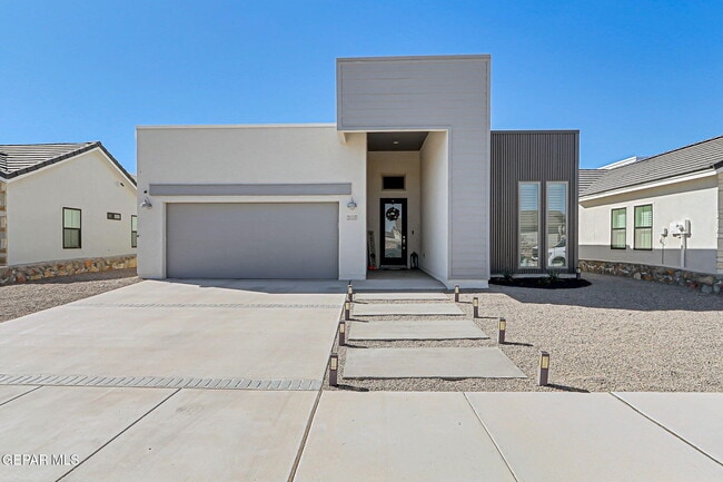 Primary Photo - 325 Playa Vis St