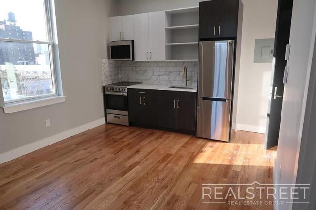 Building Photo - 2 bedroom in BROOKLYN NY 11205