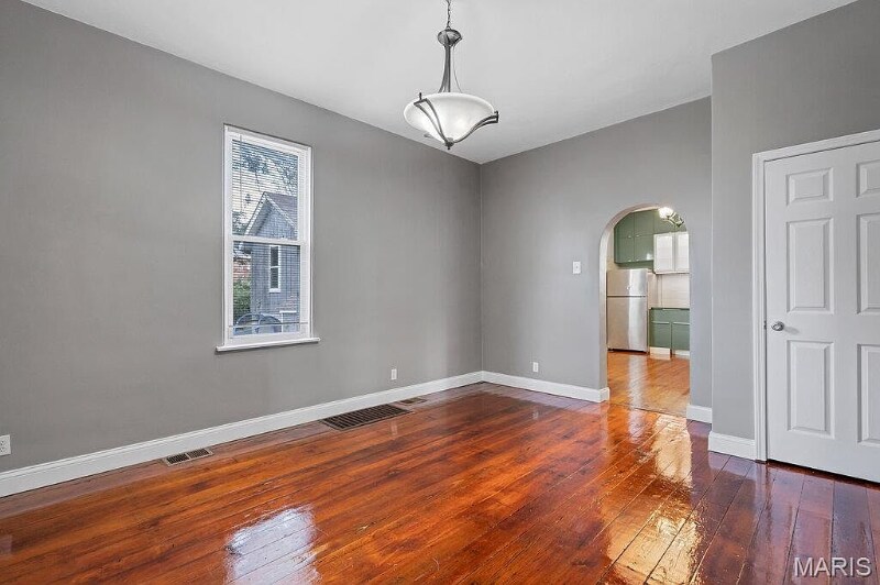 Building Photo - 1116 E 5th St