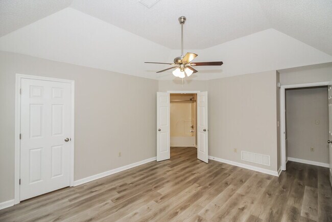 Building Photo - 6848 Stevenwoods Ave