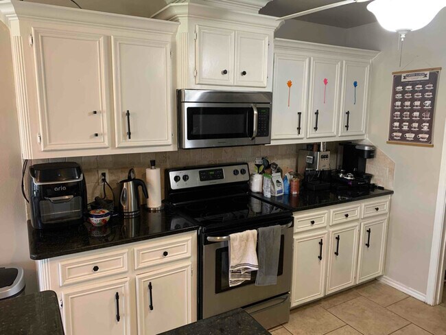 Building Photo - 4324 Bratton Road