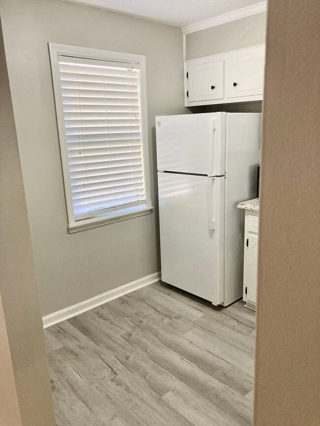 Building Photo - Columbia County Townhome