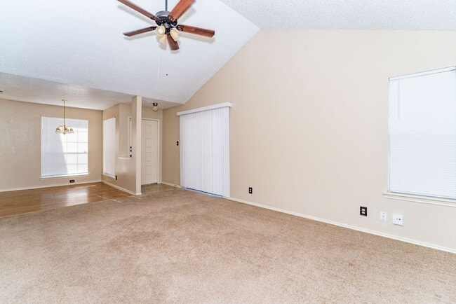 Building Photo - 2-BEDROOM DUPLEX