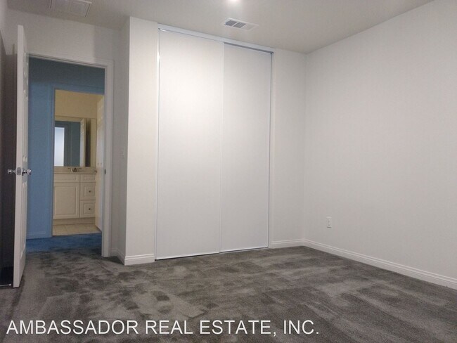 Building Photo - 3 br, 2.5 bath House - 1396 Palo Verde Way...
