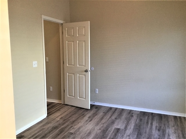 Building Photo - 1521 W Kesler Dr
