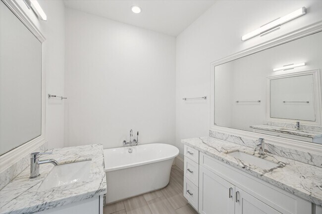 Building Photo - 2509 Dorrington St