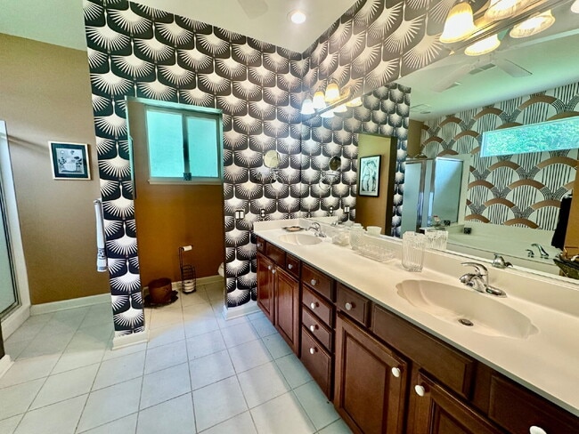 Building Photo - Two Bedroom plus Office Furnished Home in Sun City!