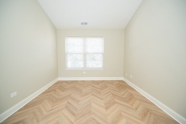 Building Photo - 2835 Rutland Cir