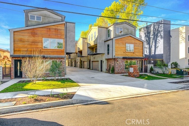 Building Photo - 530 Fano St