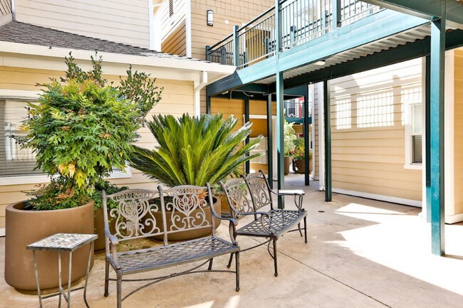 Building Photo - 1186 Walker Ave