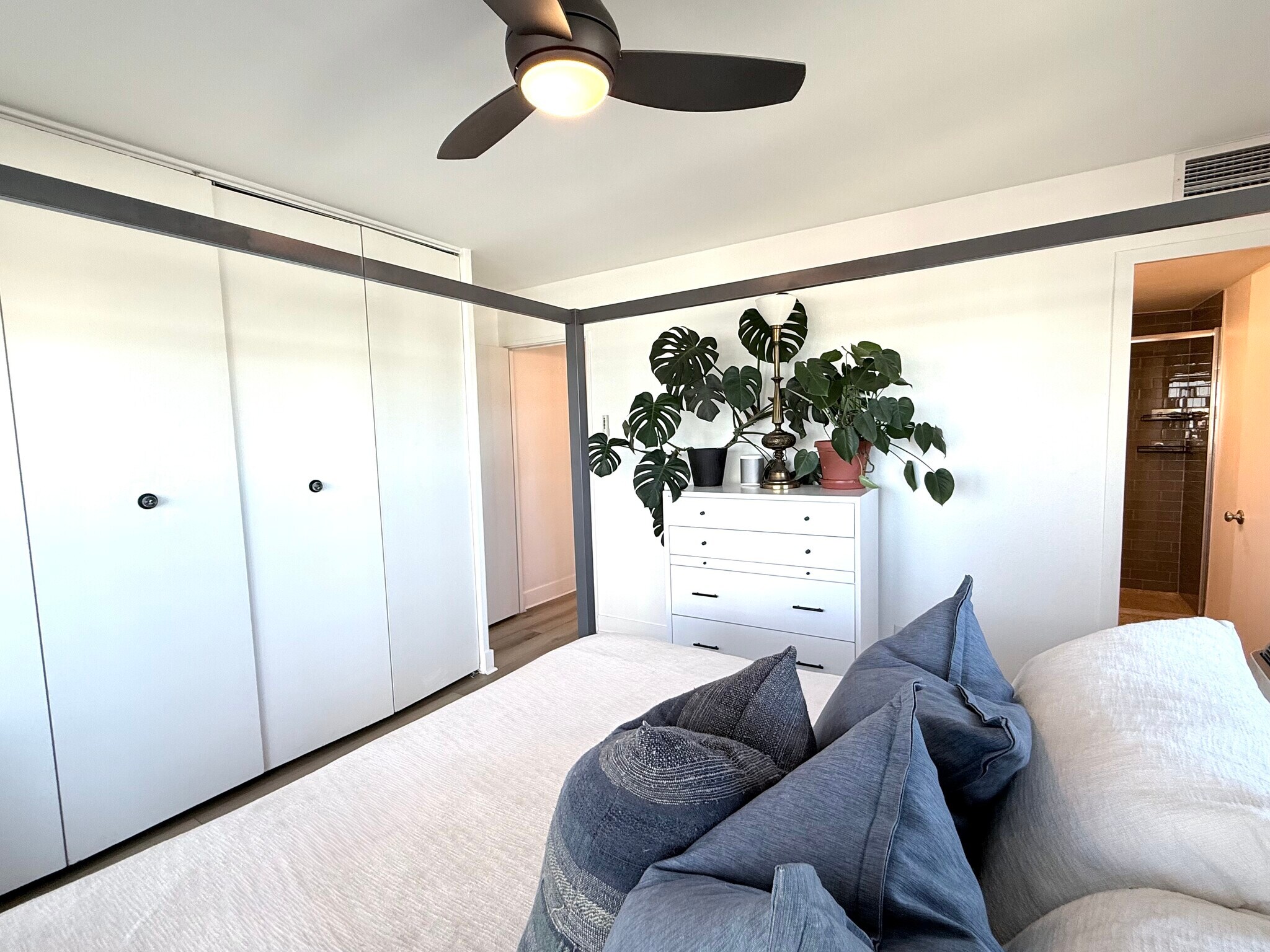 Building Photo - 1121 Albion St