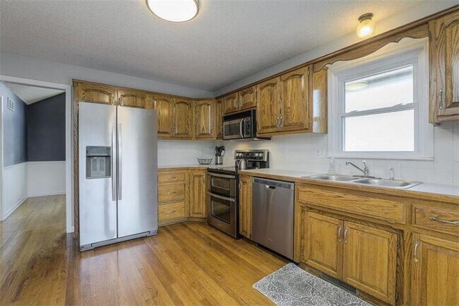 Building Photo - GORGEOUS Home in the Liberty School District-Available in JUNE!!