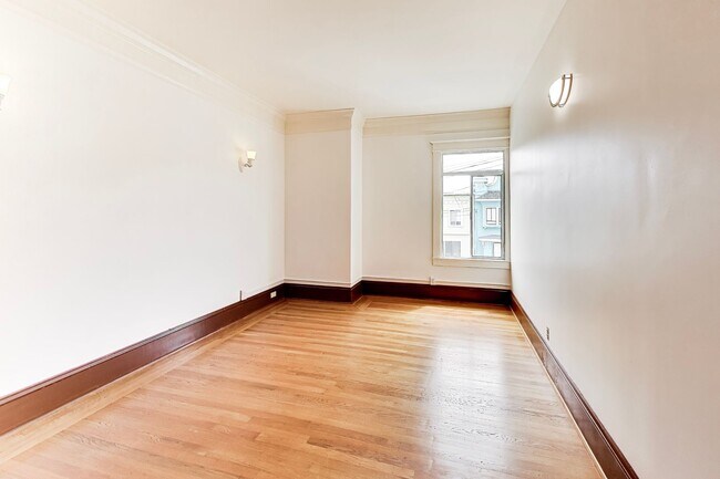 Building Photo - 623-625 8th Ave