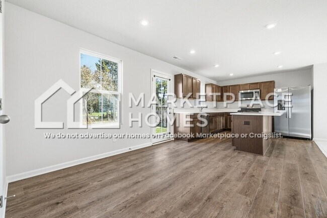 Building Photo - 1645 Juniper Ln