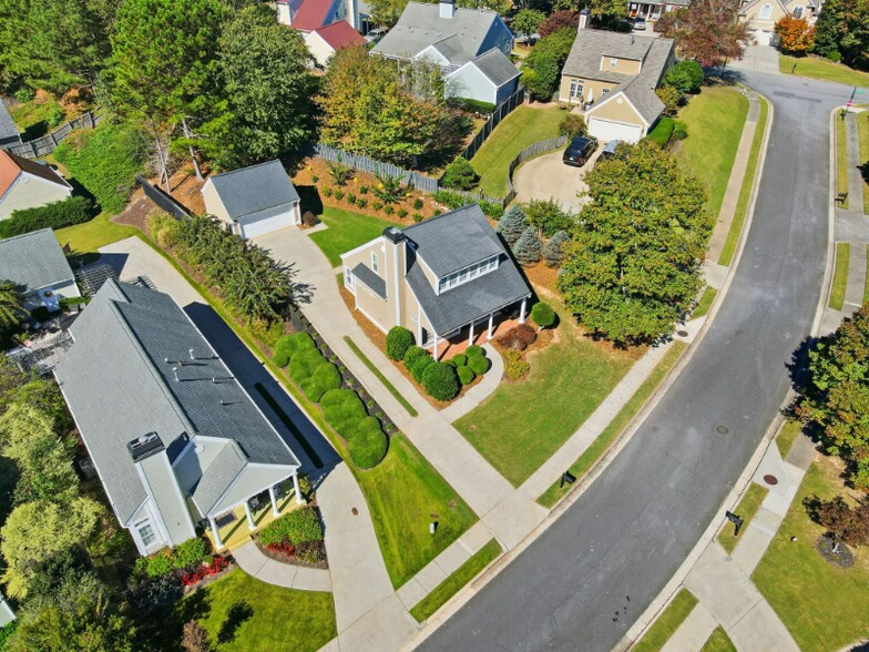 Building Photo - 202 Evergreen Trce