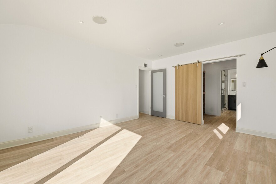 Building Photo - 204 Tranquillo Rd