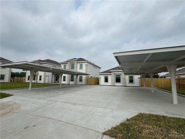 Building Photo - 1612 Canelo Dr