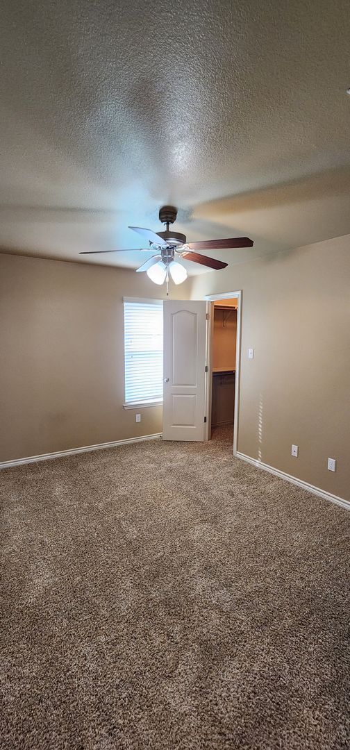 Building Photo - Beautiful 3 Bed, 2 Bath Duplex in Clear Cr...