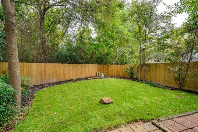 Building Photo - 6 Yarrow Ct