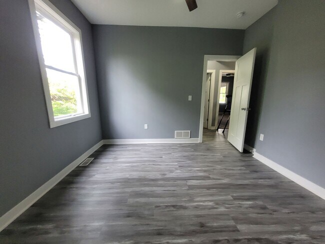 Building Photo - 2406 Woodland Ave